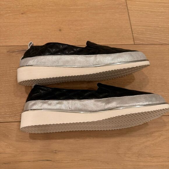 Ron White - Nellaya Quilt - Onyx - Picture 12 of 15